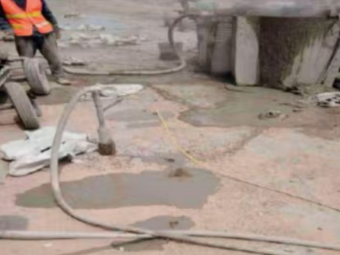 古塔水泥混凝土路面板底注浆技术 路面脱空注浆整治方案