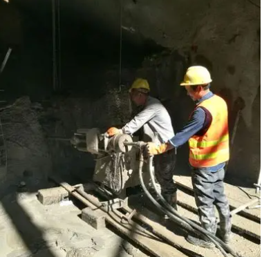 古塔水下抗分散灌浆料特点 水下不分散注浆料介绍